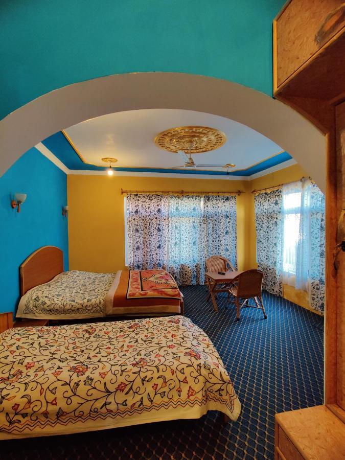 Srīnagar Calm Holiday Inn מראה חיצוני תמונה