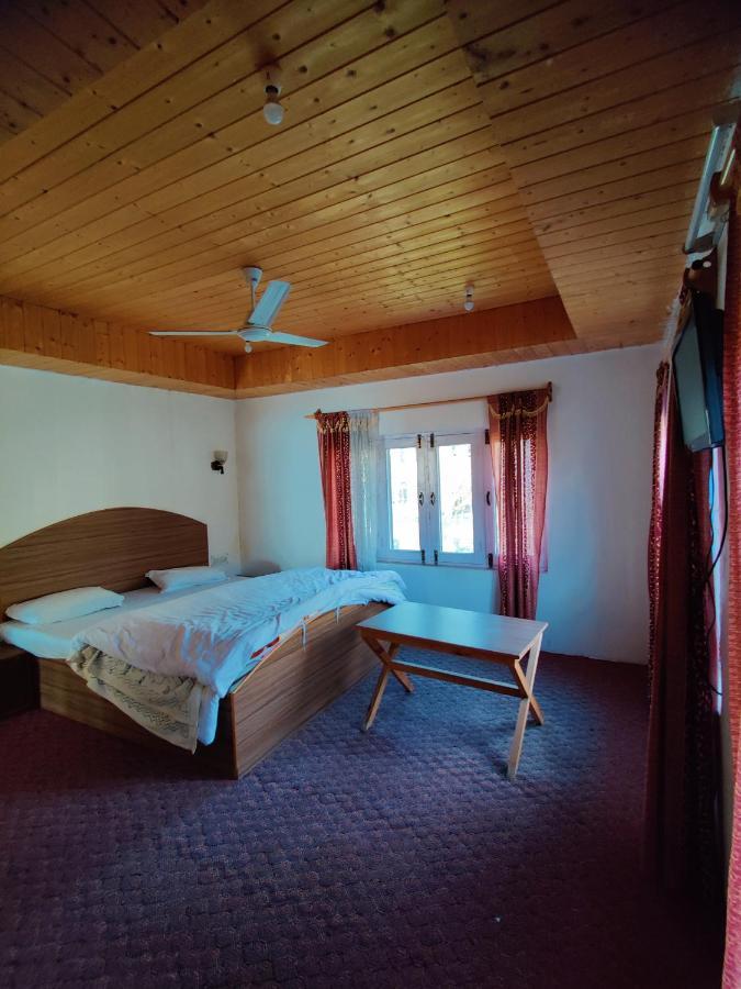 Srīnagar Calm Holiday Inn מראה חיצוני תמונה